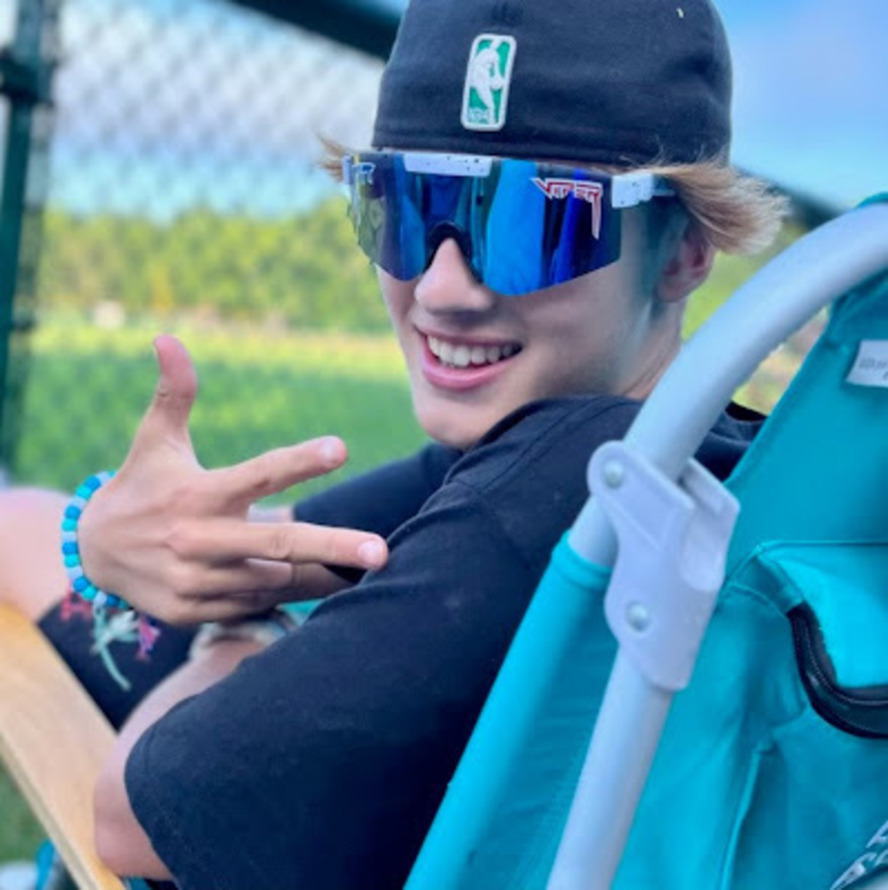 Meet your Posher, Eli